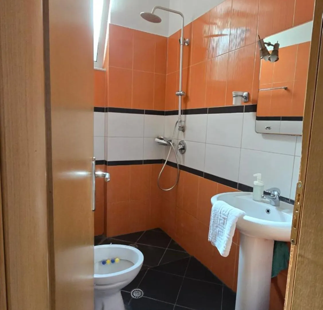 Sunset Apartments Qeparo