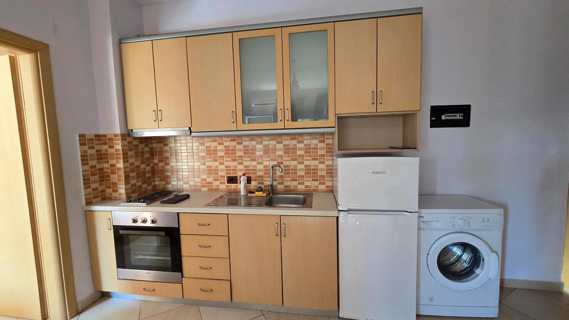 Sunset Apartments Qeparo