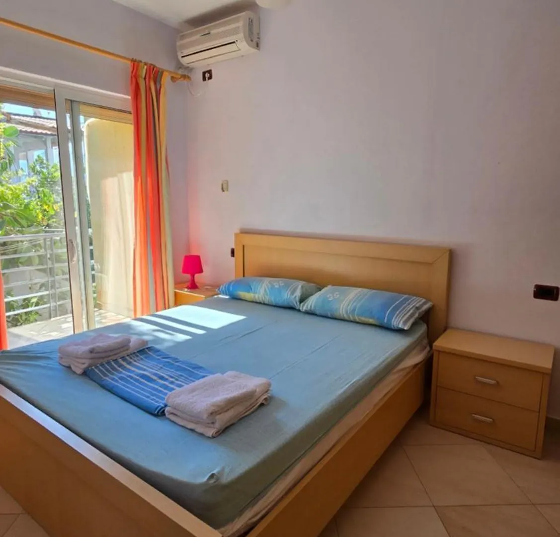 Sunset Apartments 체파로